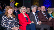 marszałek Renata Janik, wicemarszałek Grzegorz Socha, członek Zarządu Anita Koniusz, senator Krzysztof Słoń