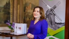 W Parku Etnograficznym w Tokarni marszałek województwa Renata Janik wręczyła nagrody w konkursie na najpiękniejszy stroik wielkanocny,