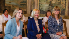 W Parku Etnograficznym w Tokarni marszałek województwa Renata Janik wręczyła nagrody w konkursie na najpiękniejszy stroik wielkanocny,