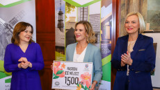 W Parku Etnograficznym w Tokarni marszałek województwa Renata Janik wręczyła nagrody w konkursie na najpiękniejszy stroik wielkanocny,