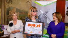 W Parku Etnograficznym w Tokarni marszałek województwa Renata Janik wręczyła nagrody w konkursie na najpiękniejszy stroik wielkanocny,