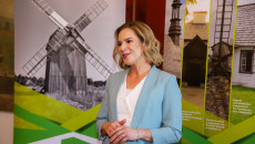 W Parku Etnograficznym w Tokarni marszałek województwa Renata Janik wręczyła nagrody w konkursie na najpiękniejszy stroik wielkanocny,