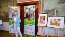 W Parku Etnograficznym w Tokarni marszałek województwa Renata Janik wręczyła nagrody w konkursie na najpiękniejszy stroik wielkanocny,