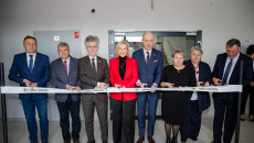 goście przecinają wstęgę otwarcie CUS