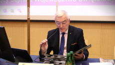 Sejmik Województwa Świętokrzyskiego obradował na XIV w tej kadencji sesji - przewodniczący Andrzej Bętkowski.
