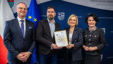 prezentacja podpisanego porozumienia