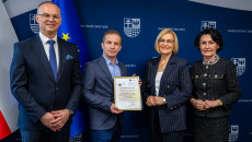 prezentacja podpisanego porozumienia