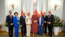 uroczystość rozstrzygnięcia konkursu Razem dla Seniorów z udziałem marszałek Renaty Janik i małżonki prezydenta Agaty Dudy