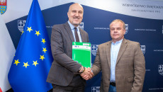 Podpisanie umów na inwestycje wodno-kanalizacyjne, w ramach naborów prowadzonych przez ŚBRR w Kielcach.