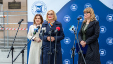 marszałek Renata Janik, poseł Anna Krupka, dyrektor Magdalena Fogiel-Litwinek