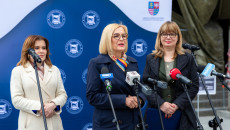 marszałek Renata Janik, poseł Anna Krupka, dyrektor Magdalena Fogiel-Litwinek