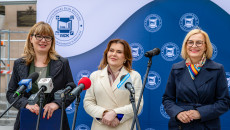 marszałek Renata Janik, poseł Anna Krupka, dyrektor Magdalena Fogiel-Litwinek