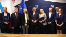 Podpisanie umowy na budowę ścieżki pieszo-rowerowej wzdłuż drogi wojewódzkiej 751