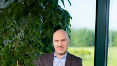 wicemarszałek Grzegorz Socha w studiu podczas rozmowy