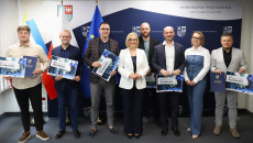 wręczenie nagród dla świętokrzyskich startupów z rąk marszałek Renaty Janik