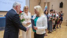 wręczenie wyróżnienia dla pracowników urzędu