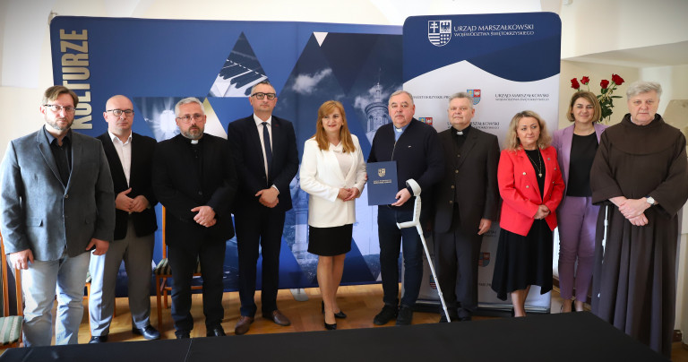 Świętokrzyskie zabytki odzyskają dawny blask. Pińczów - podpisanie umów na rewitalizację obiektów zabytkowych.