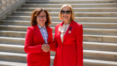 Marszałek Renata Janik i poseł Agata Wojtyszek