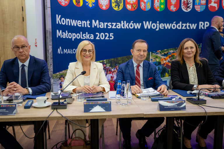 Konwent Marszałków Województw - prezydencja Województwa Małopolskiego, II posiedzenie w Szczawnicy, z udziałem marszałek Renaty Janik.