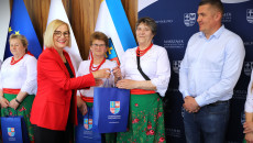 panie z koła gospodyń wiejskich wizyta u marszałek Renaty Janik