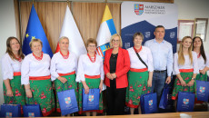 panie z koła gospodyń wiejskich wizyta u marszałek Renaty Janik