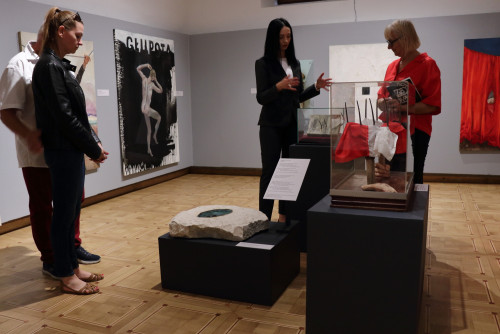 oprowadzanie kuratorskie po wystawie w muzeum w Sandomierzu