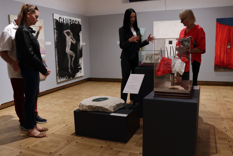 oprowadzanie kuratorskie po wystawie w muzeum w Sandomierzu