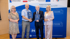 przekazanie umów