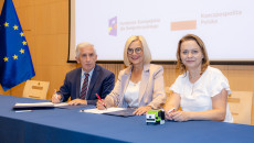 podpisanie umów na działania inwestycyjne