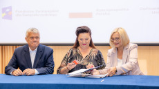 podpisanie umów na działania inwestycyjne