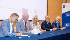 podpisanie umów na działania inwestycyjne