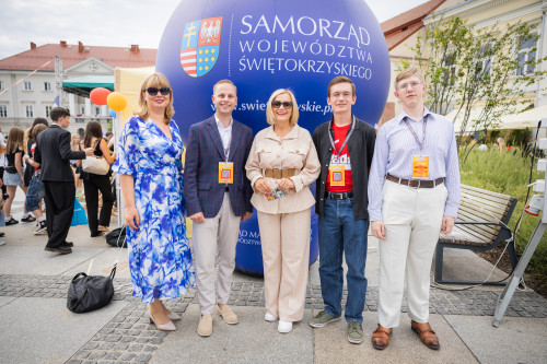 marszałek Renata Janik bierze udział w obchodach Dnia Młodzieży w Kielcach