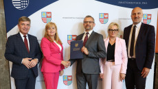Miliony złotych na drogi dojazdowe do pól w regionie świętokrzyskim!