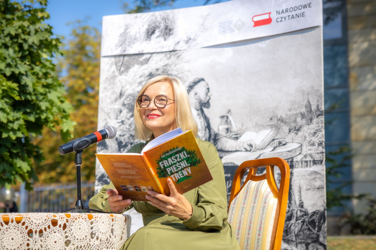 Marszałek Renata Janik Czyta Kochanowskiego