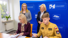 Wsparcie na szkolenia z obsługi dronów dla świętokrzyskich służb mundurowych