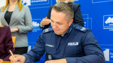 Wsparcie na szkolenia z obsługi dronów dla świętokrzyskich służb mundurowych