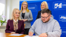 Wsparcie na szkolenia z obsługi dronów dla świętokrzyskich służb mundurowych