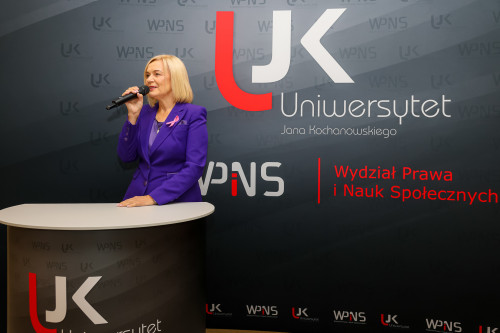 konferencja Dylematy polityki społeczno-gospodarczej z udziałem marszałek Renaty Janik