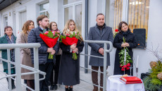 Centrum Usług Społecznych w Mniowie z własną siedzibą oraz nowym samochodem dla osób z niepełnosprawnościami!