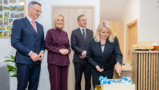 Centrum Usług Społecznych w Mniowie z własną siedzibą oraz nowym samochodem dla osób z niepełnosprawnościami!