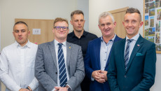 Centrum Usług Społecznych w Mniowie z własną siedzibą oraz nowym samochodem dla osób z niepełnosprawnościami!