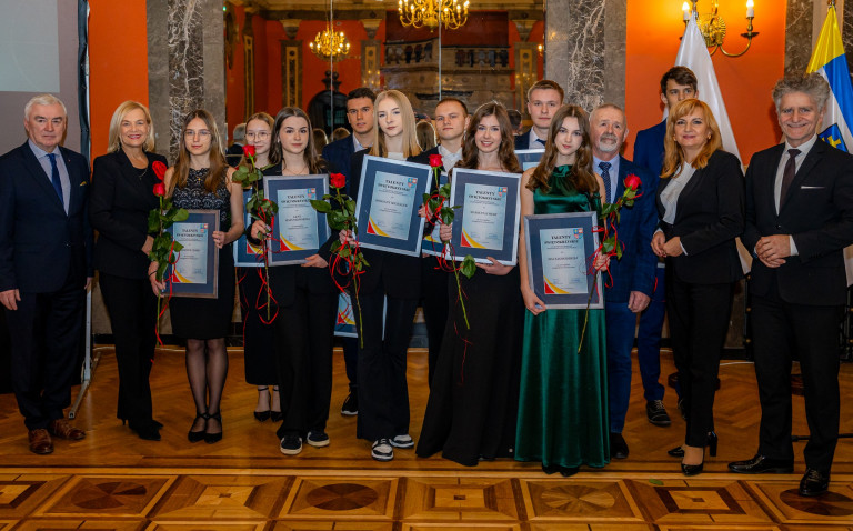 Talenty Świętokrzyskie 2025! Po raz 26. nagradzamy stypendiami najzdolniejszych uczniów i studentów
