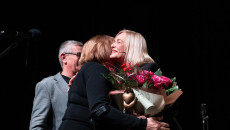 Marszałek Renata Janik z wyróżnieniem „Przyjaciel Osób Niepełnosprawnych”. Wzruszający Koncert Papieski w Rudkach