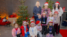 Dwujęzyczna zabawa! Ponad 350 dzieci z całego regionu na mikołajkowym finale w Targach Kielce!