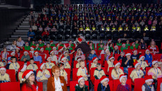 Dwujęzyczna zabawa! Ponad 350 dzieci z całego regionu na mikołajkowym finale w Targach Kielce!