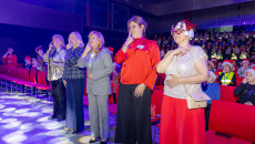 Dwujęzyczna zabawa! Ponad 350 dzieci z całego regionu na mikołajkowym finale w Targach Kielce!