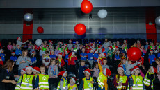 Dwujęzyczna zabawa! Ponad 350 dzieci z całego regionu na mikołajkowym finale w Targach Kielce!