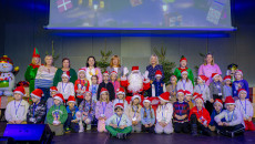 Dwujęzyczna zabawa! Ponad 350 dzieci z całego regionu na mikołajkowym finale w Targach Kielce!