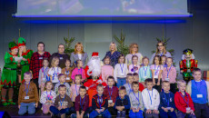 Dwujęzyczna zabawa! Ponad 350 dzieci z całego regionu na mikołajkowym finale w Targach Kielce!