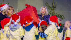 Dwujęzyczna zabawa! Ponad 350 dzieci z całego regionu na mikołajkowym finale w Targach Kielce!